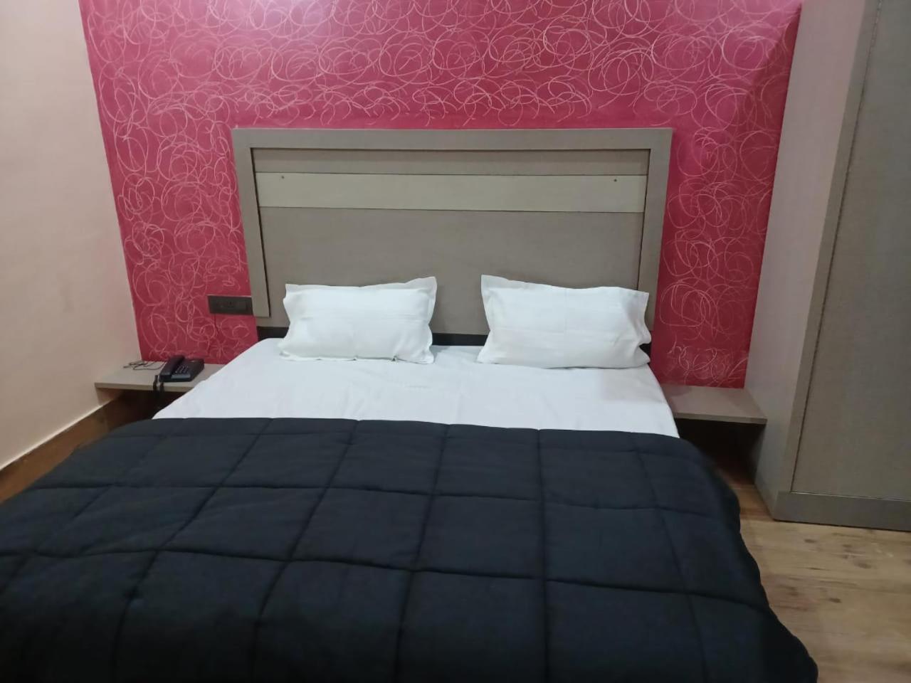 Paradise Home Stay Rāni Pokhri Exterior foto